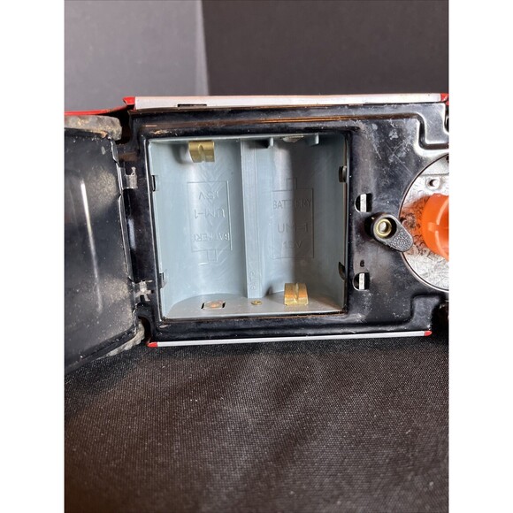 VTG Yonezawa Japan Tin Battery Operated Snorkle Fire Engine Truck Doesn’t Work - Picture 9 of 14